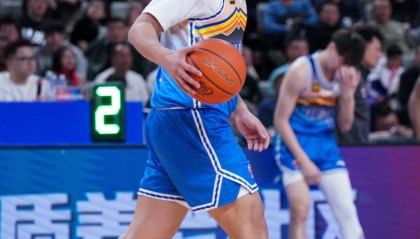 媒体人：咨询了专业人士 CDE类合同的球员转会不强制要求合同平移